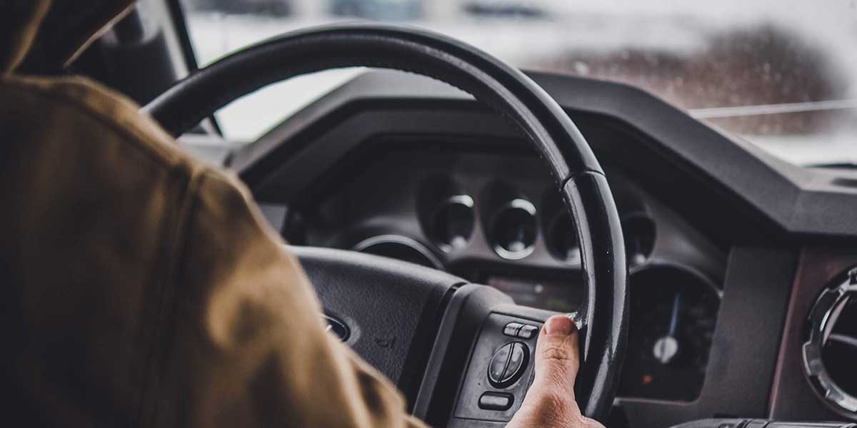 3 Things to Look For in a Truck Driving School