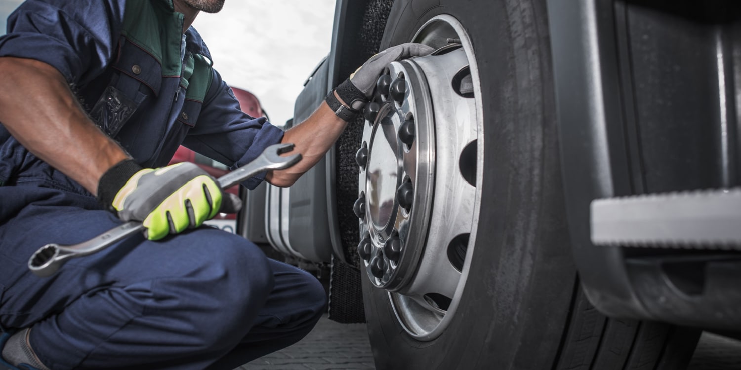 Fixing SemiTruck Mechanical Issues Phoenix Truck Driving Institute